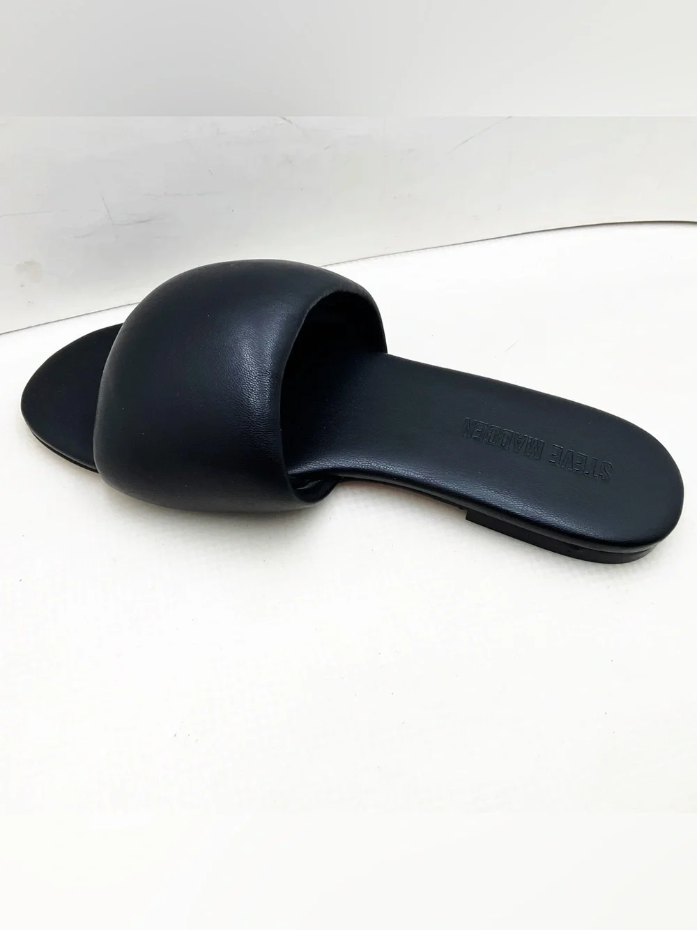 🆕{Steve Madden} Karter Puffy Leather Slide Sandals